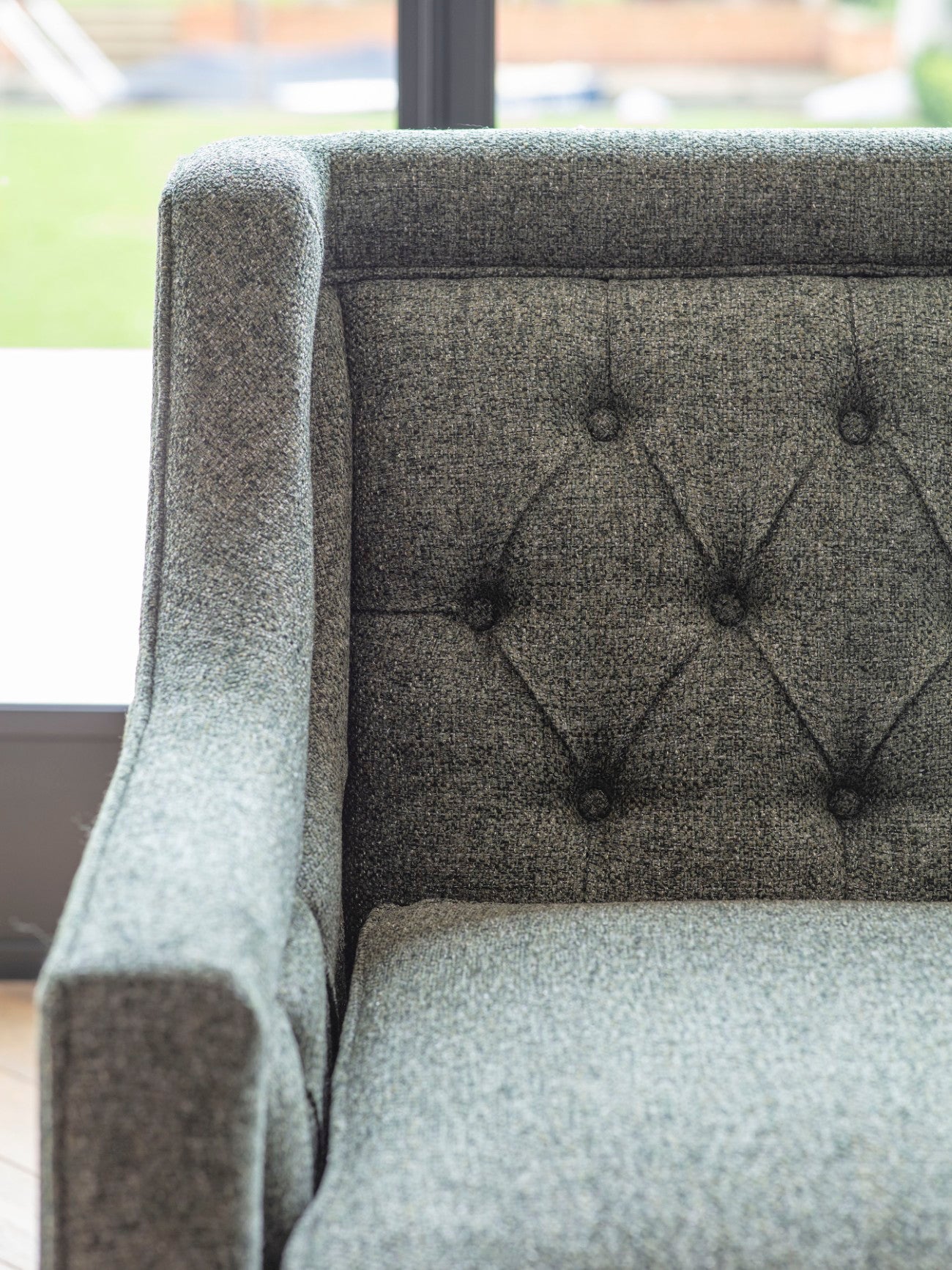 Aurelius Buttoned Sofa