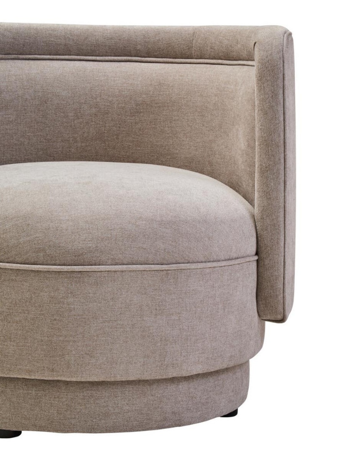 Elda Curved Lounge Chair