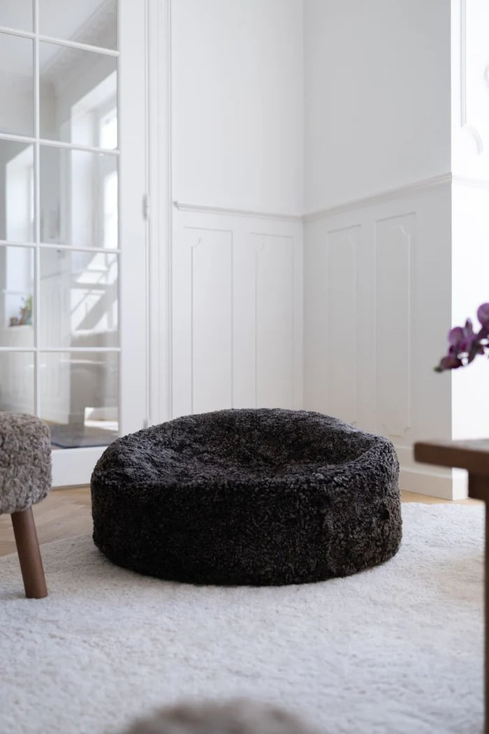 ROUND SHEEPSKIN BEANBAG, SHORT WOOL