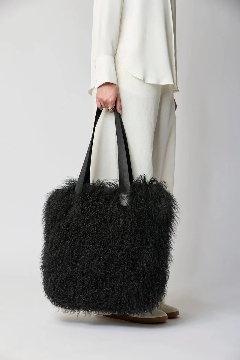 HAILEY SHOPPER