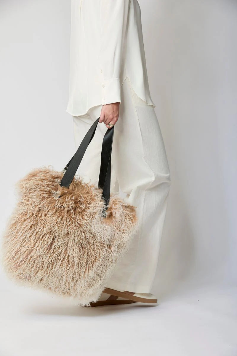 HAILEY SHOPPER