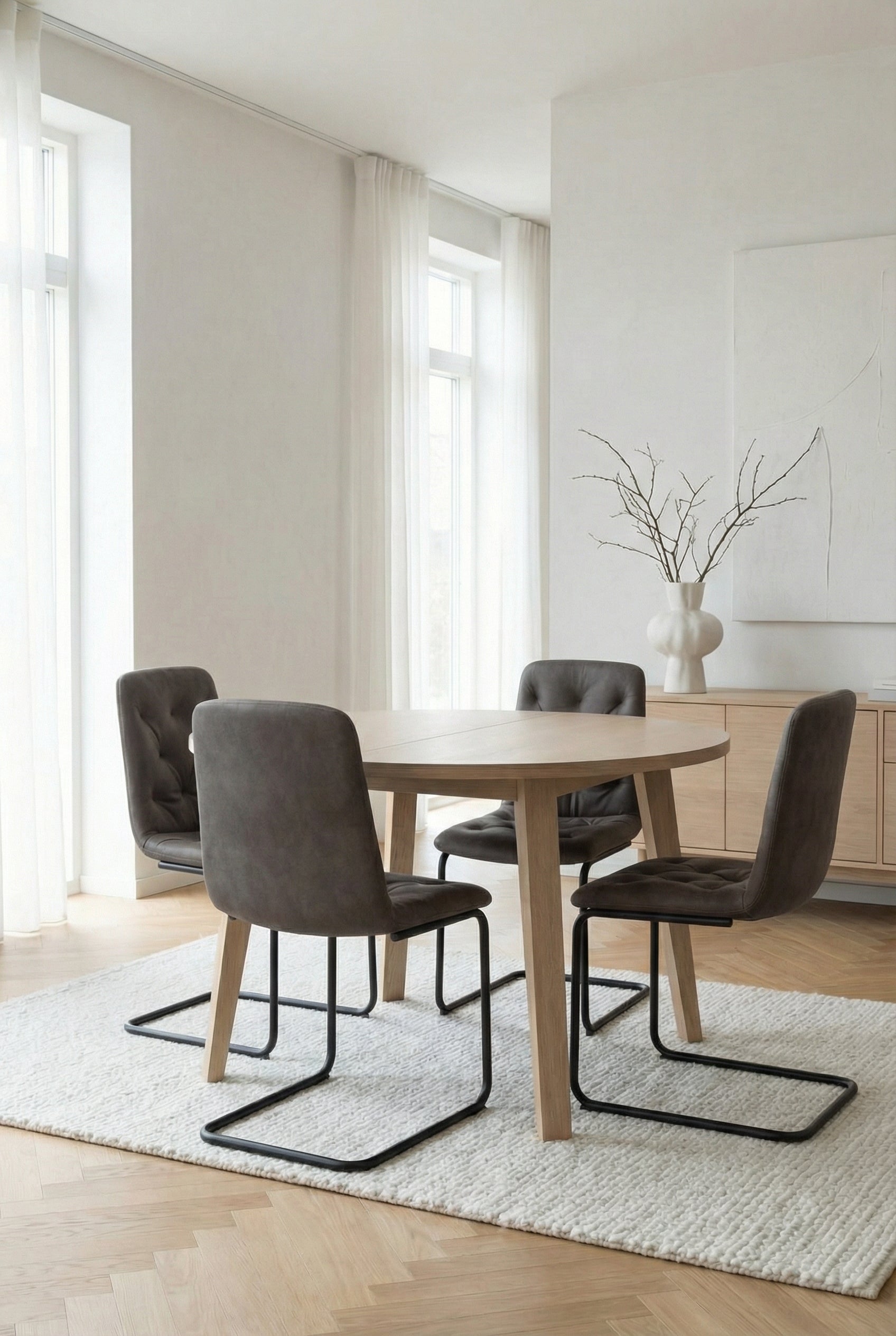 Sten round Dining Table – White Oak