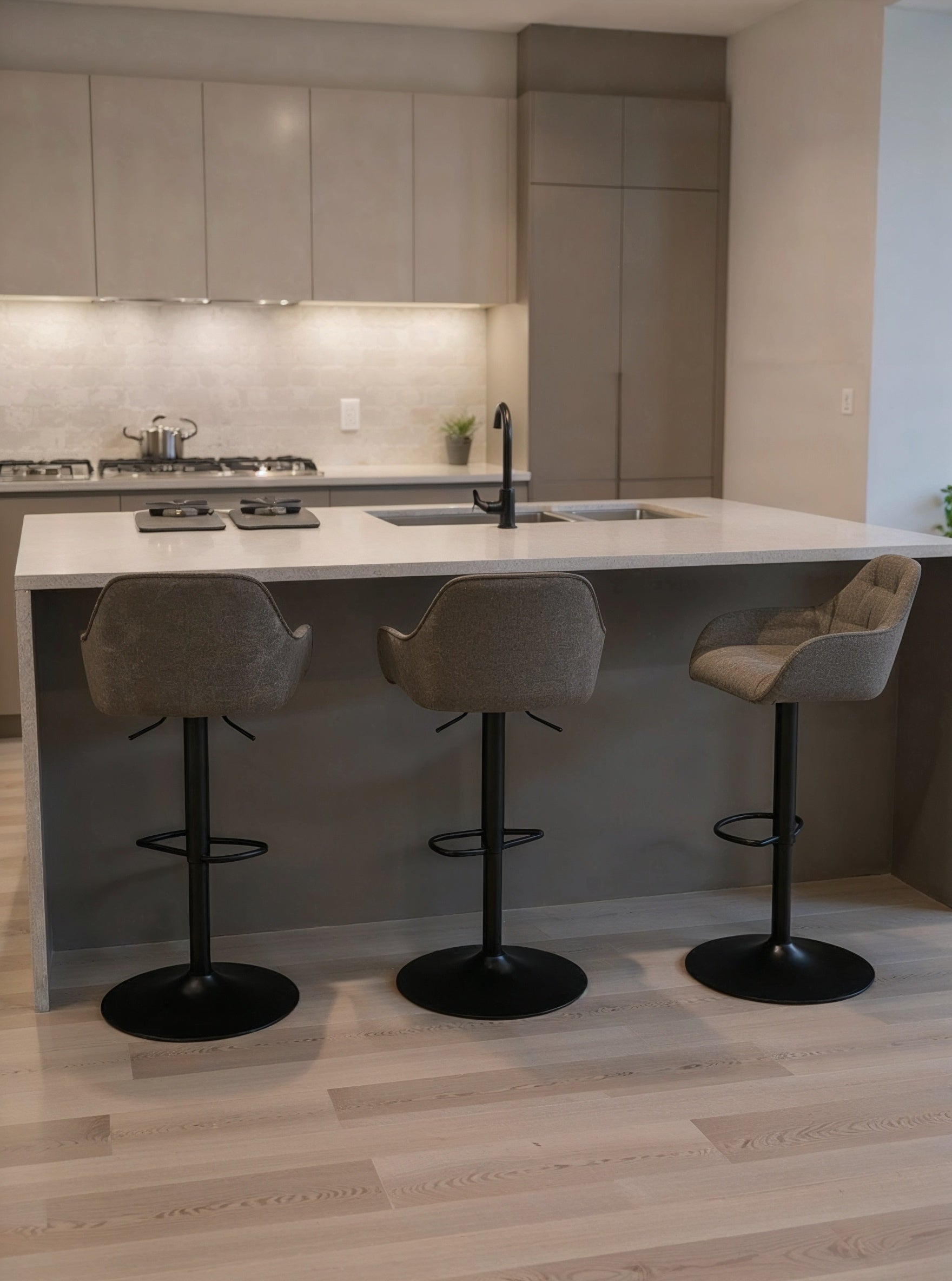 Luna Set Of 2 Swivel Bar Stool