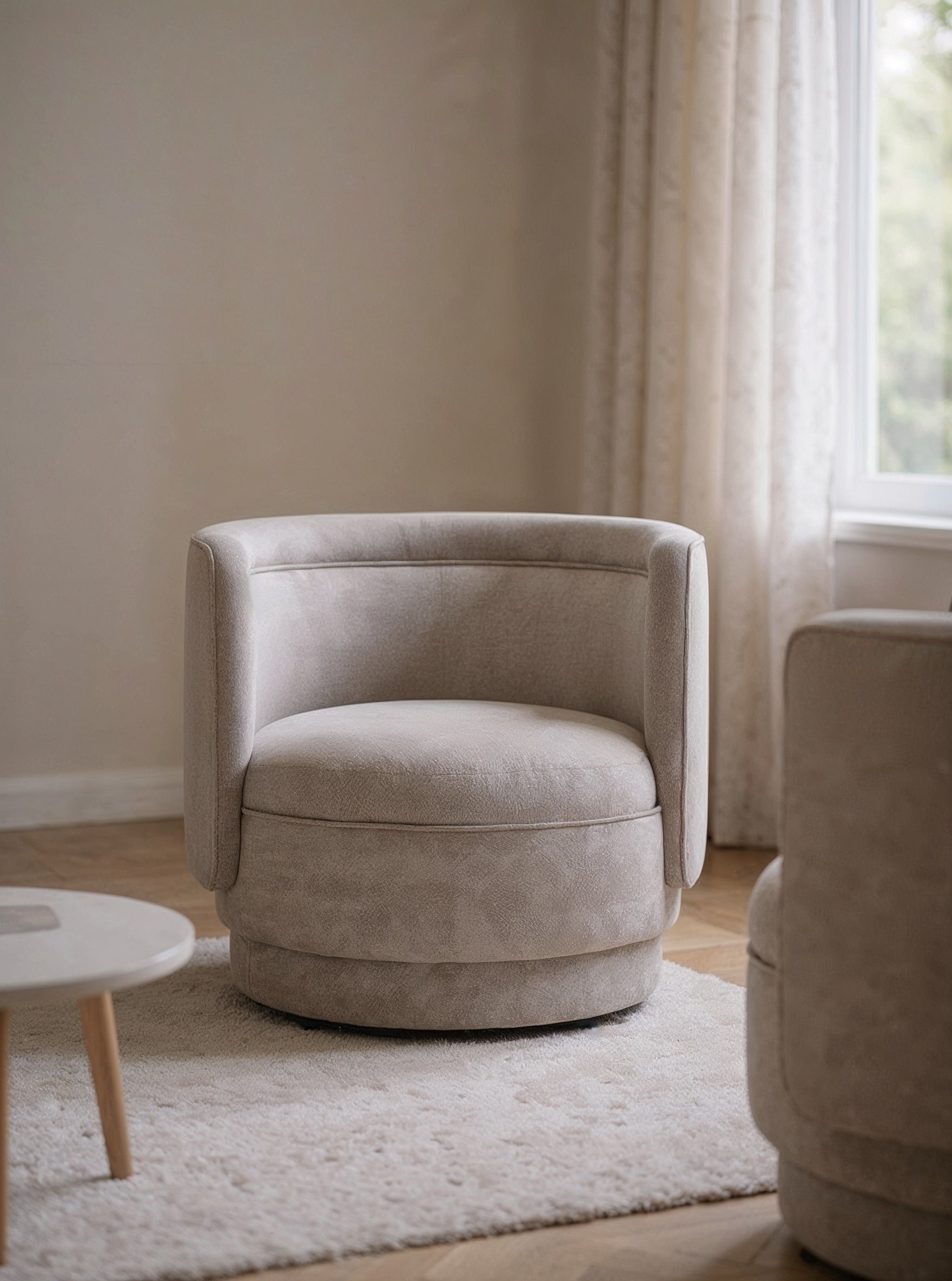 Elda Curved Lounge Chair